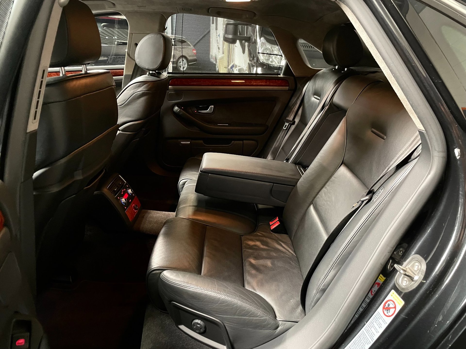 Foto van Audi A8 4,2 Quattro