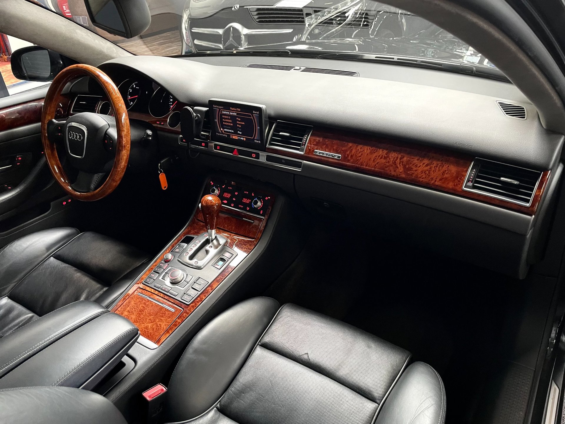 Foto van Audi A8 4,2 Quattro