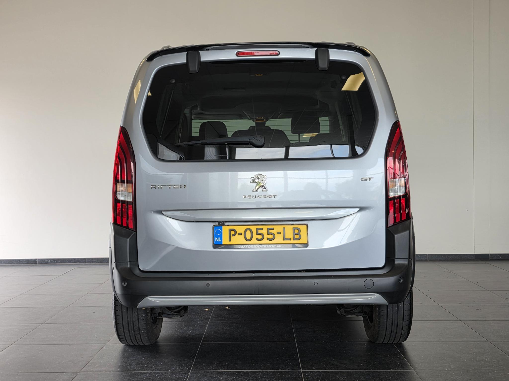 Foto van Peugeot Rifter