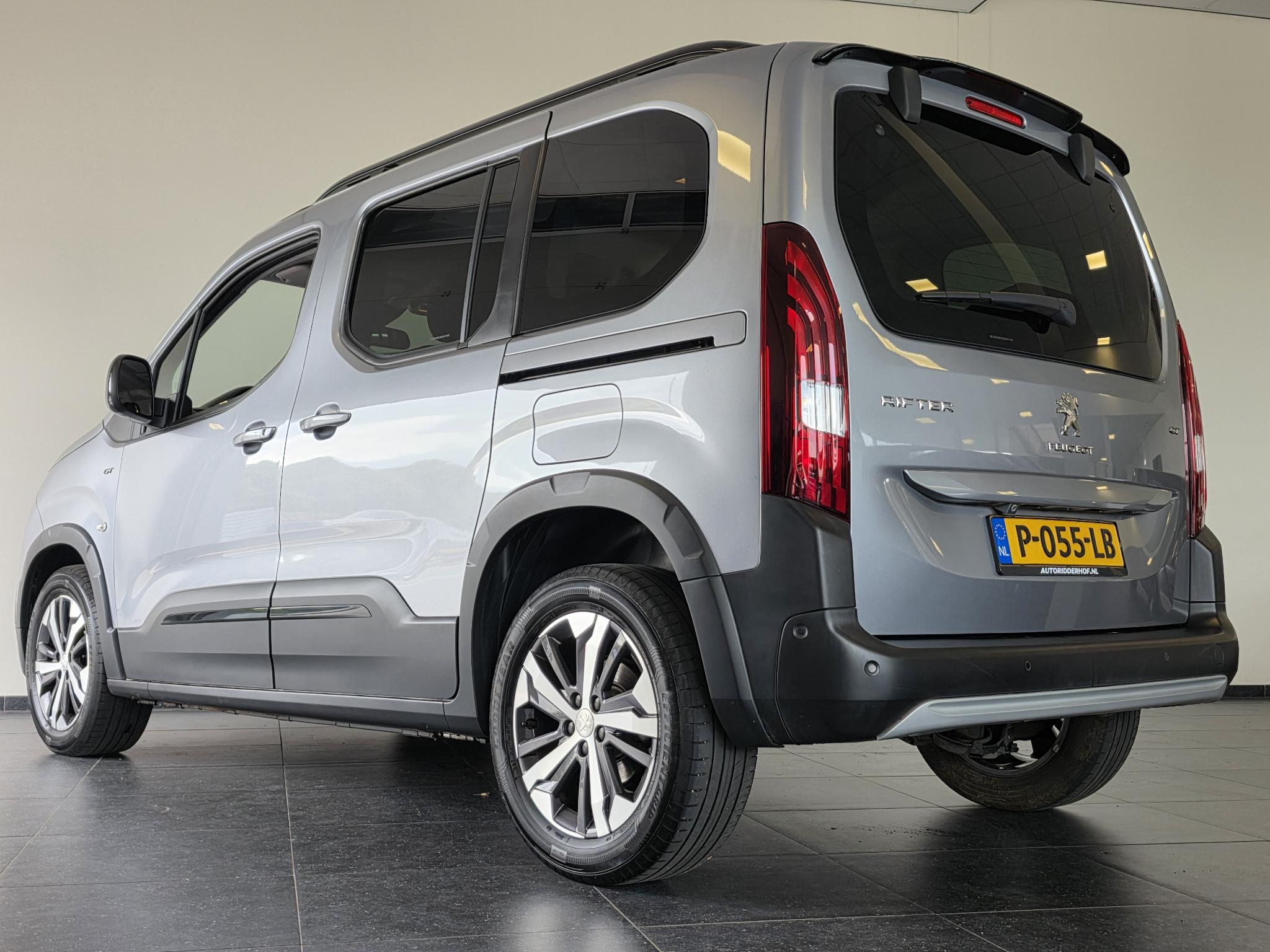 Foto van Peugeot Rifter