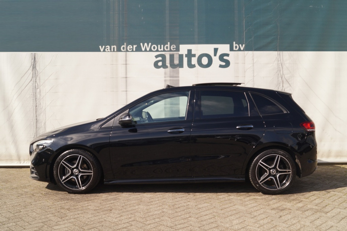 Mercedes-Benz B-klasse 180 Business Solution AMG 2022 - voorkant