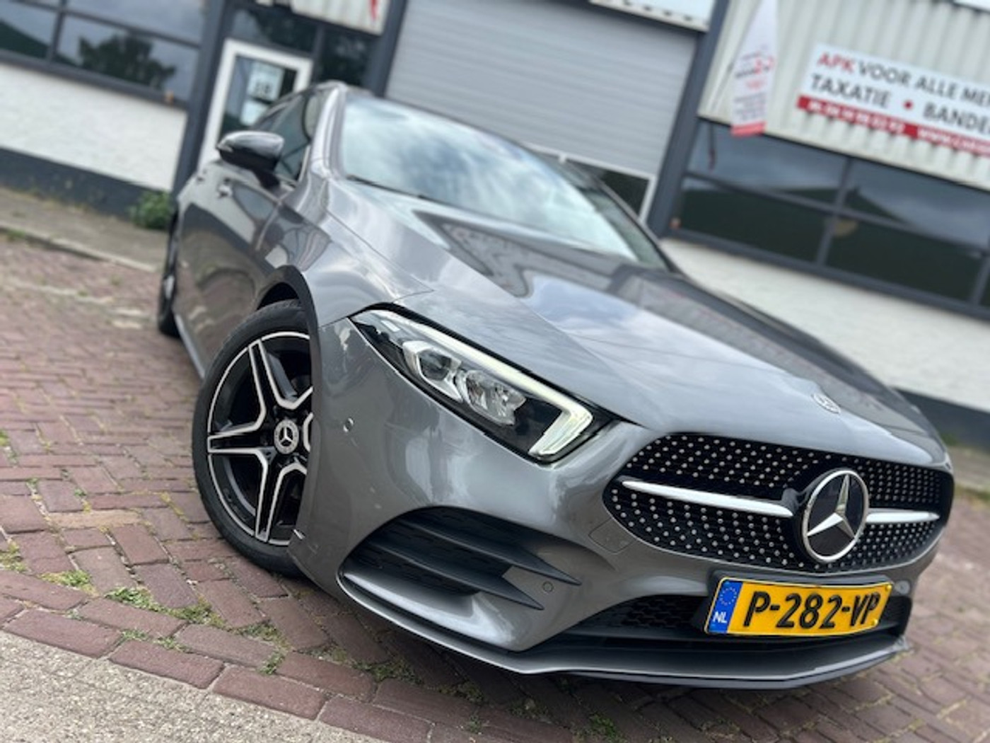 Foto van Mercedes-Benz A 200