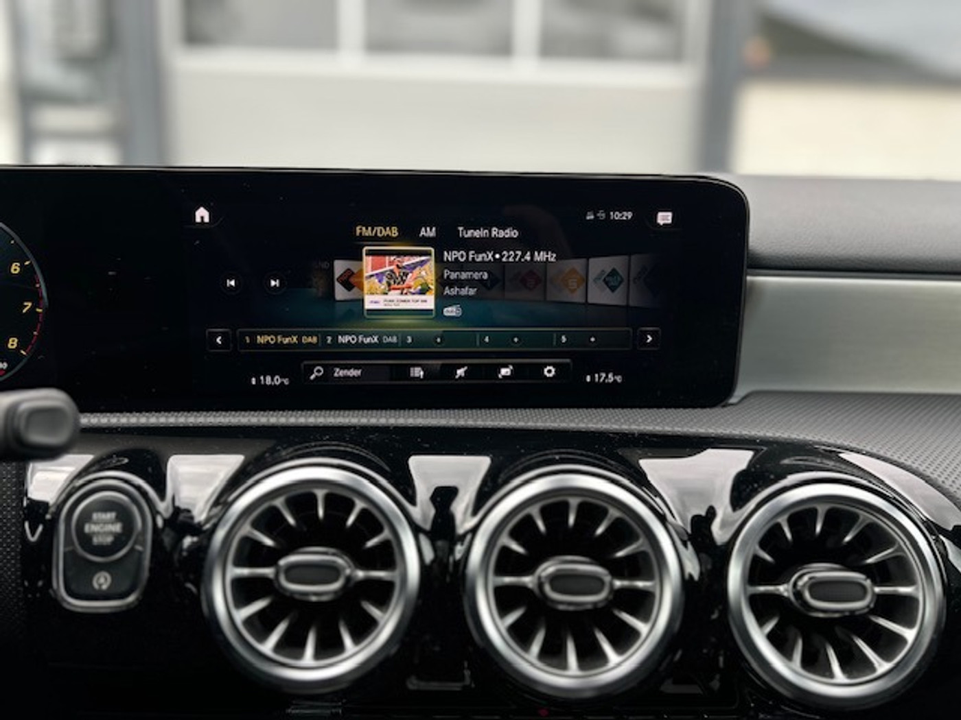 Foto van Mercedes-Benz A 200