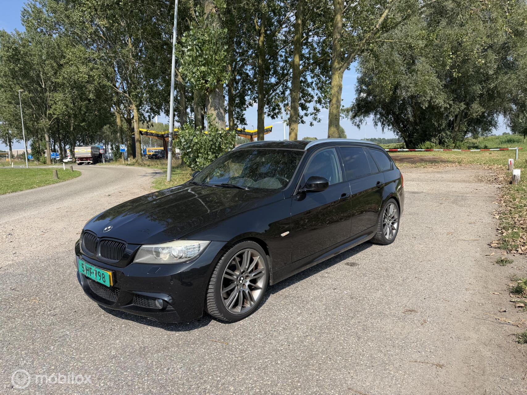 BMW 330d 330d High Executive M Sport LCI Xenon 2010 - voorkant