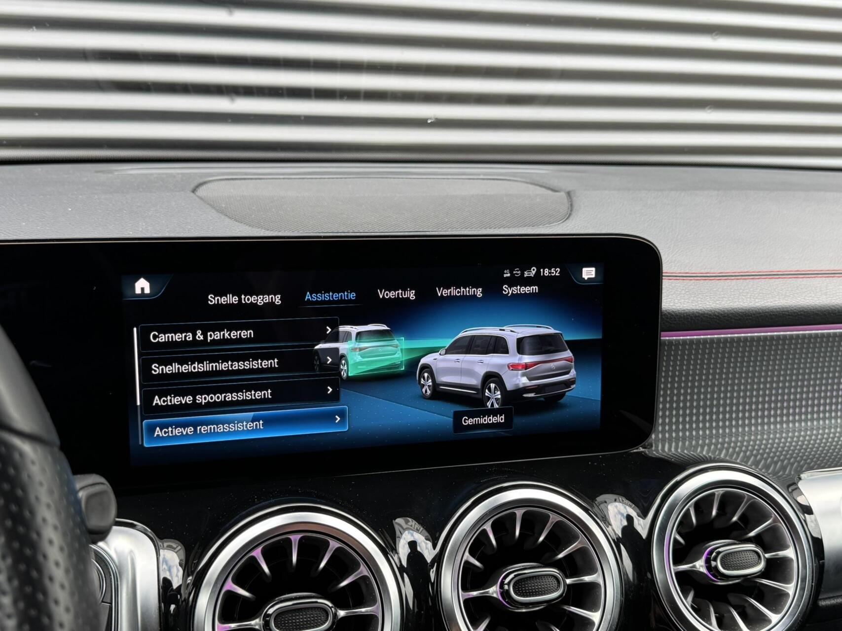 Foto van Mercedes-Benz Eqb 300 4Matic
