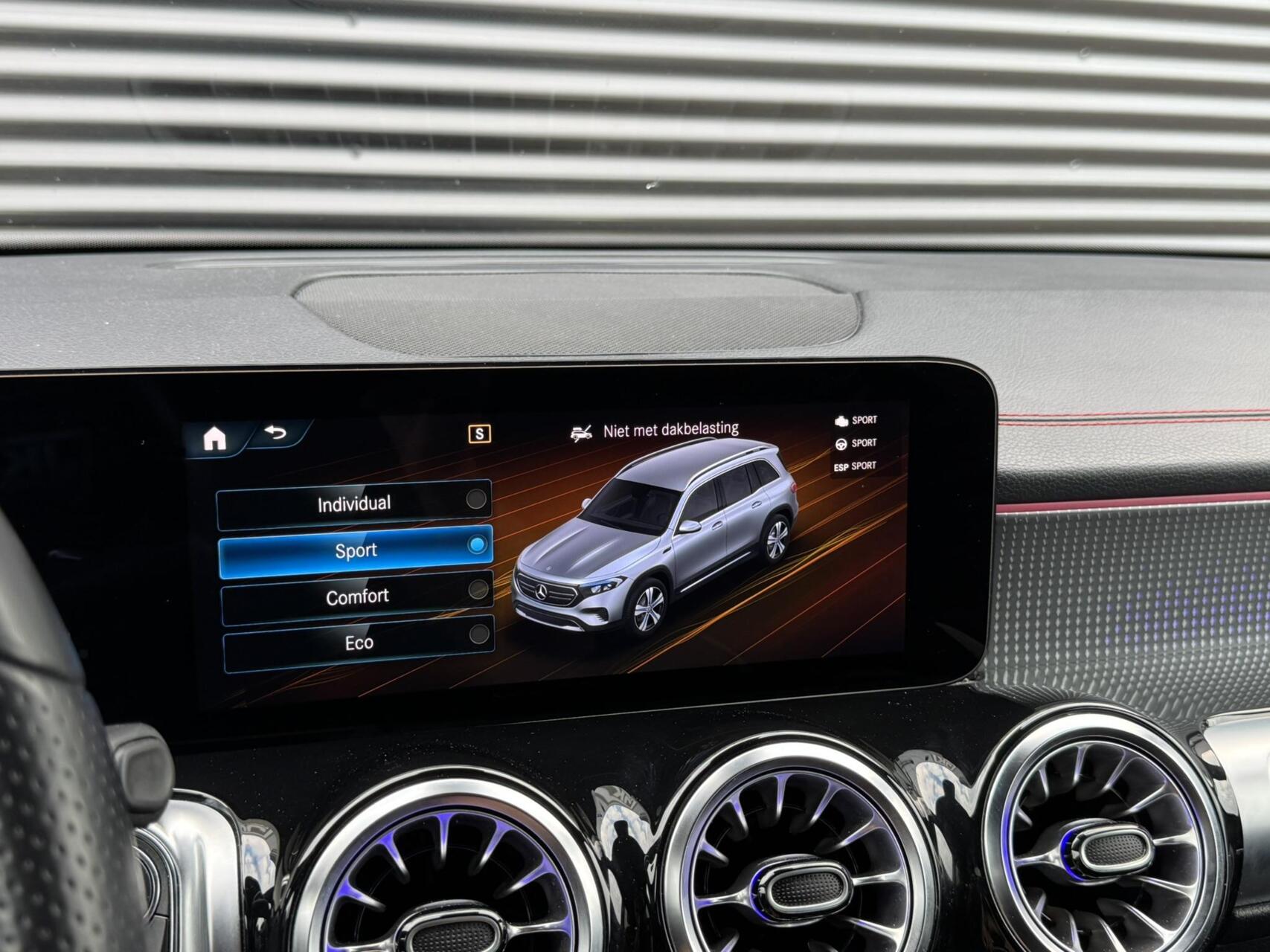 Foto van Mercedes-Benz Eqb 300 4Matic