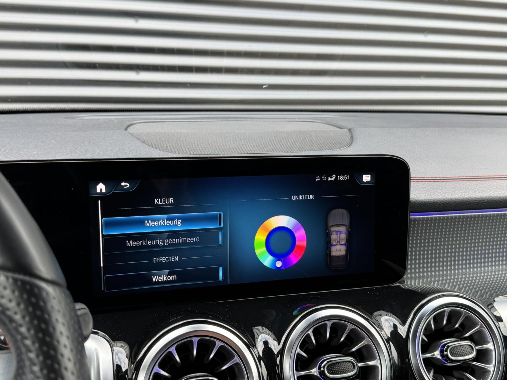 Foto van Mercedes-Benz Eqb 300 4Matic