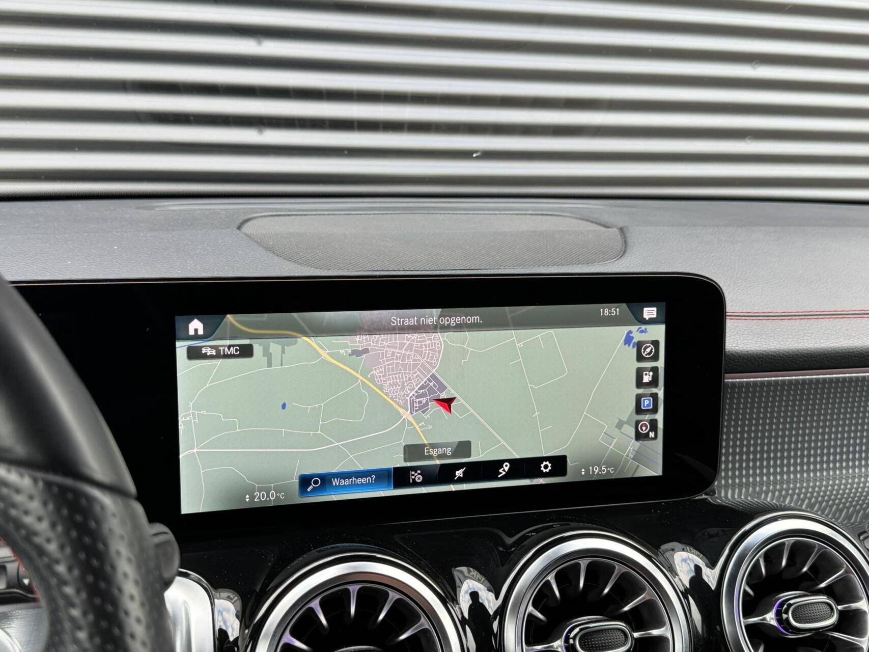 Foto van Mercedes-Benz Eqb 300 4Matic