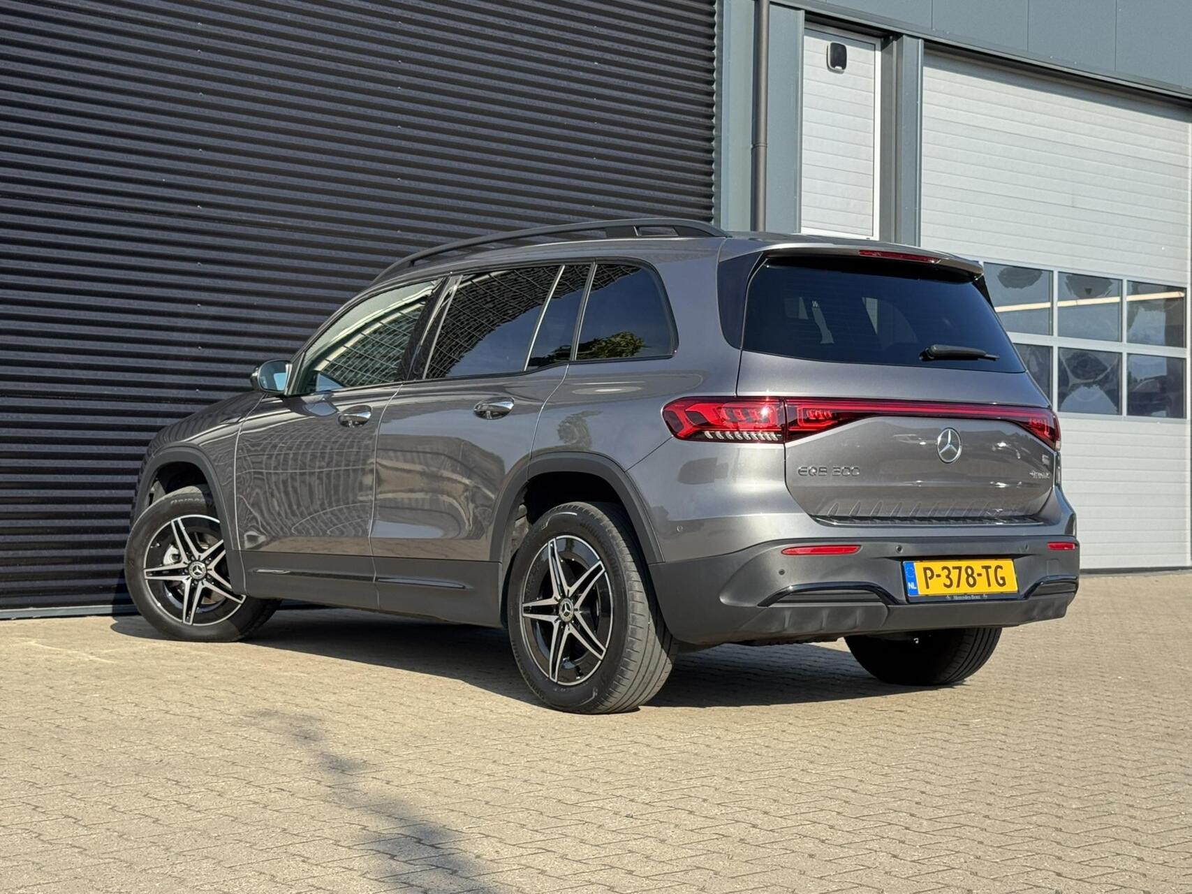Foto van Mercedes-Benz Eqb 300 4Matic