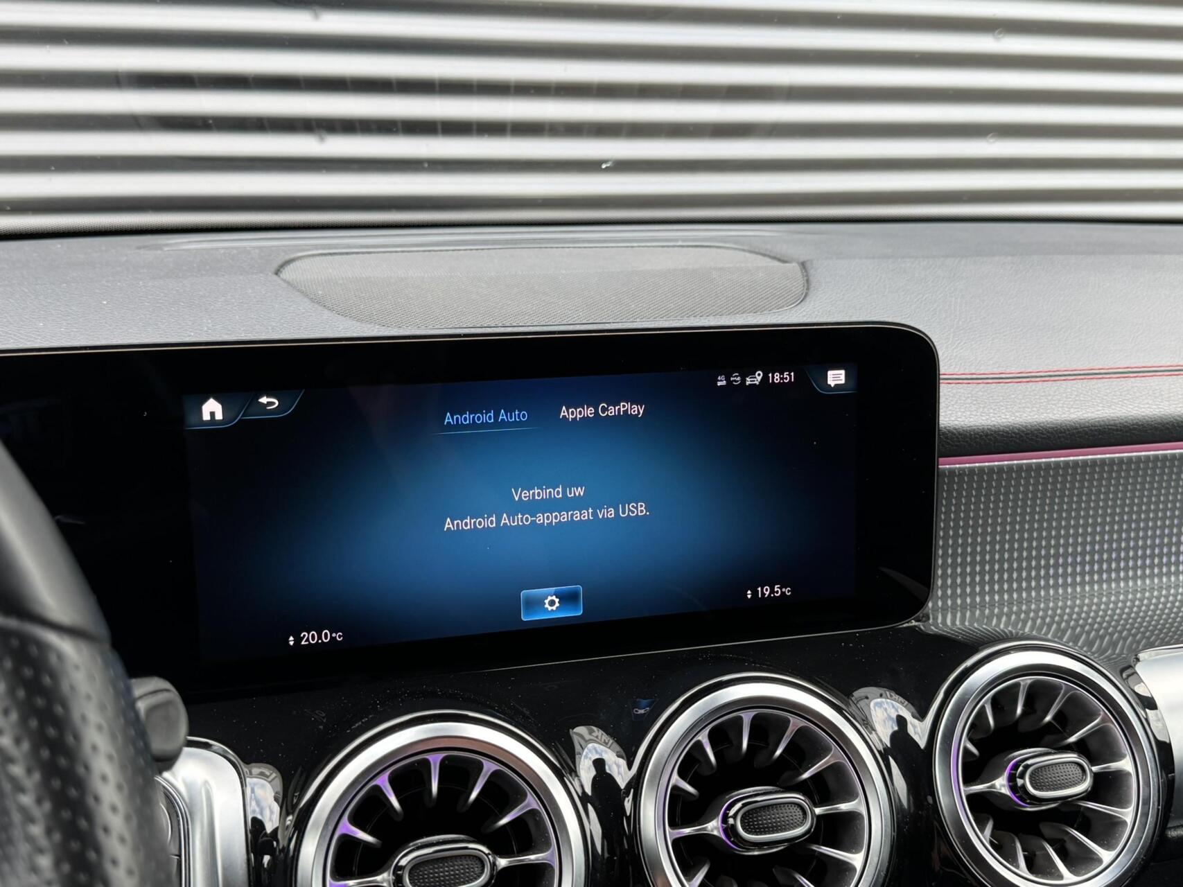 Foto van Mercedes-Benz Eqb 300 4Matic
