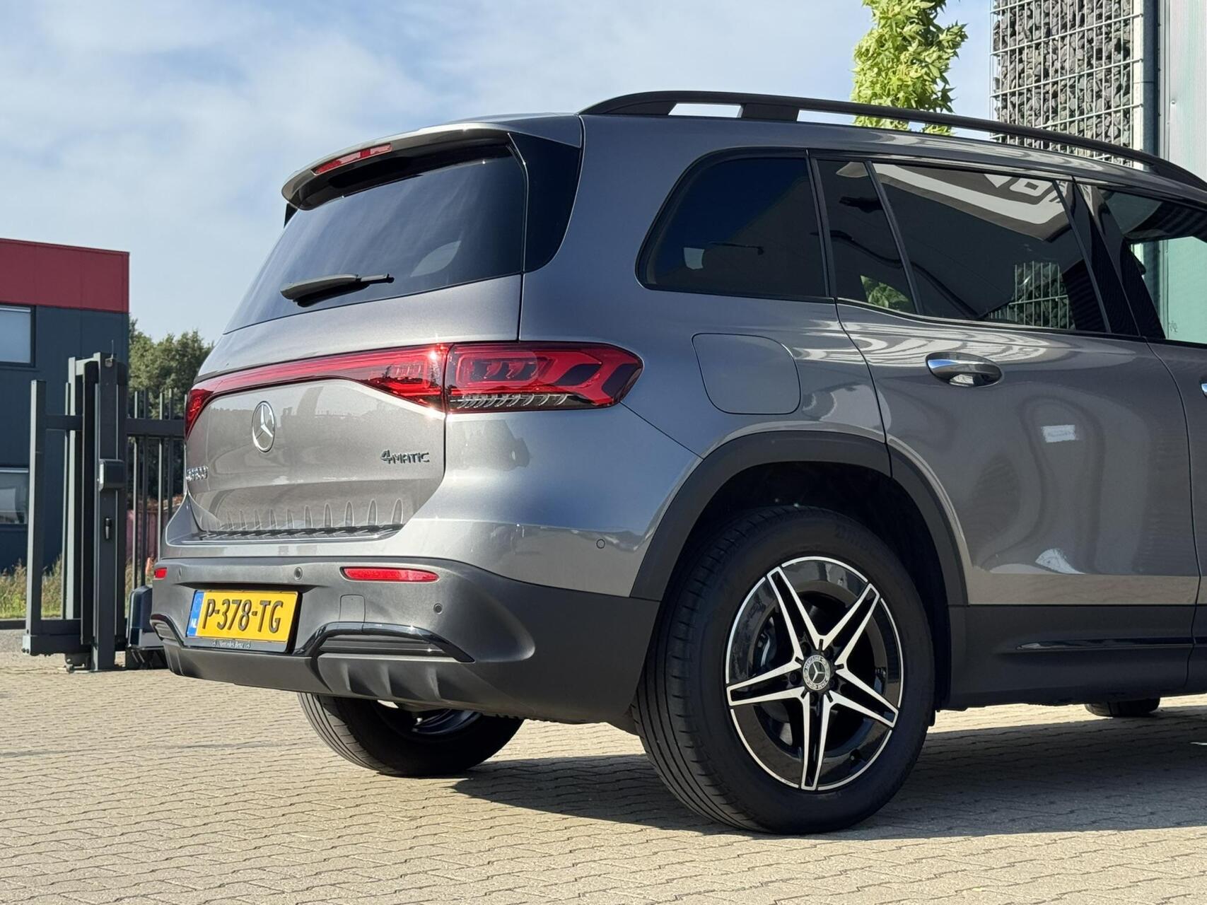 Foto van Mercedes-Benz Eqb 300 4Matic