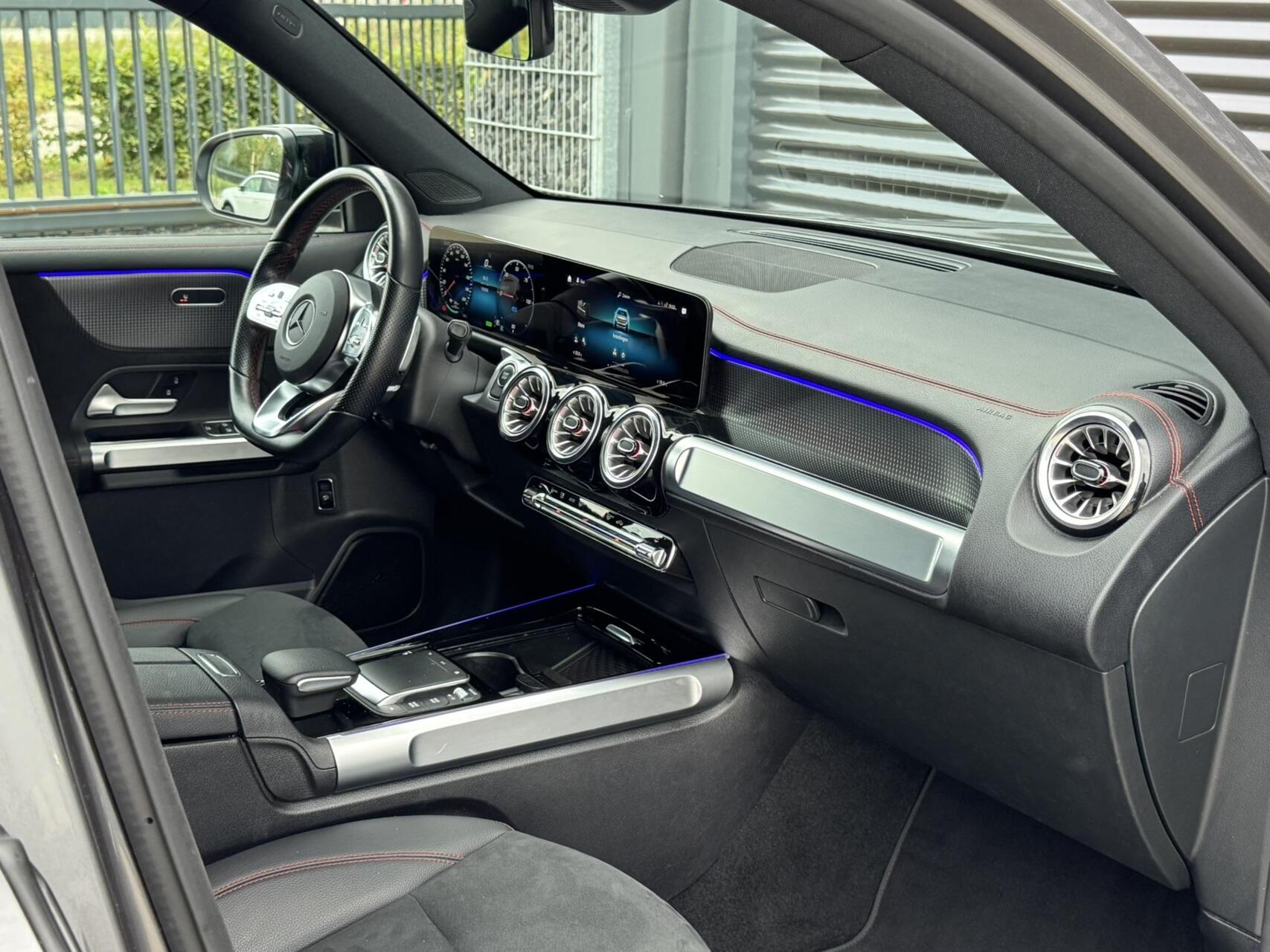 Foto van Mercedes-Benz Eqb 300 4Matic