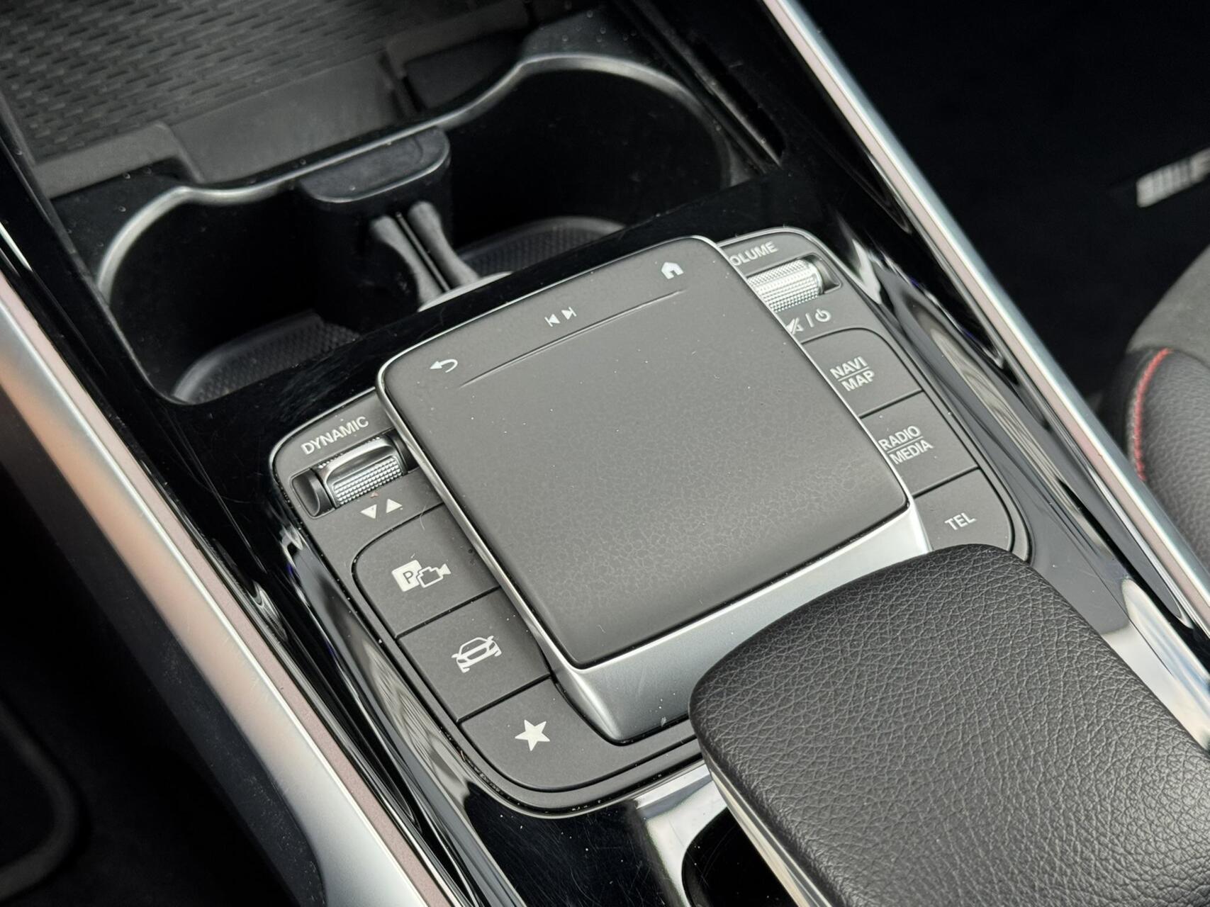Foto van Mercedes-Benz Eqb 300 4Matic
