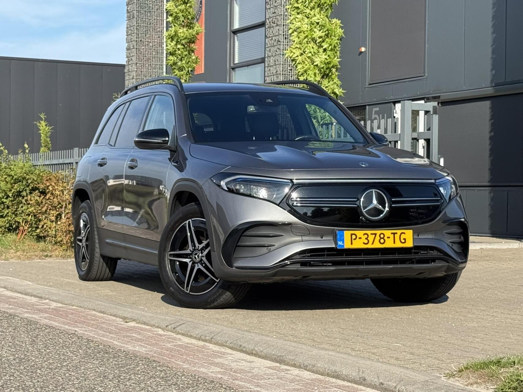 Foto van Mercedes-Benz Eqb 300 4Matic