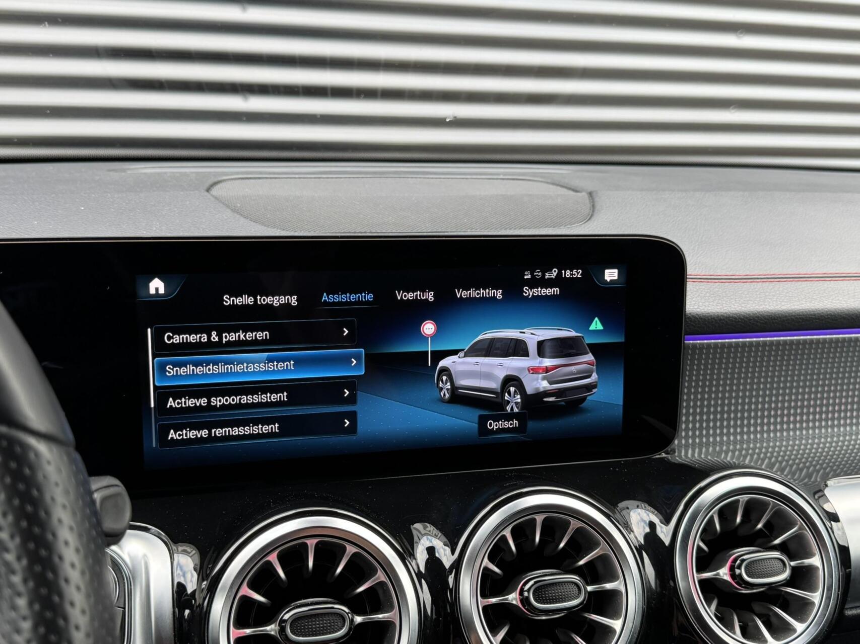 Foto van Mercedes-Benz Eqb 300 4Matic