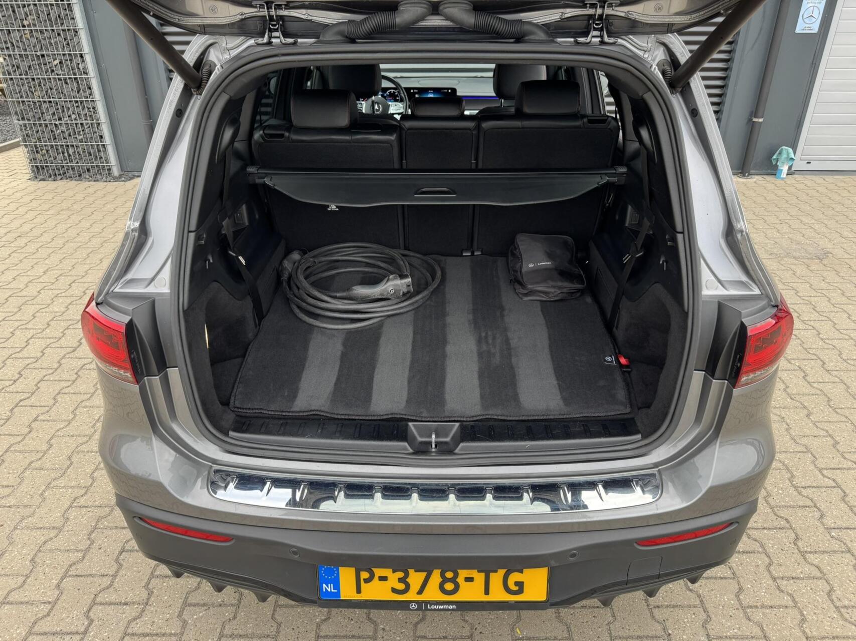 Foto van Mercedes-Benz Eqb 300 4Matic