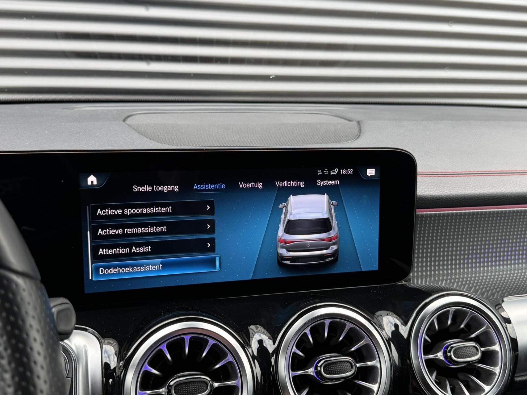 Foto van Mercedes-Benz Eqb 300 4Matic