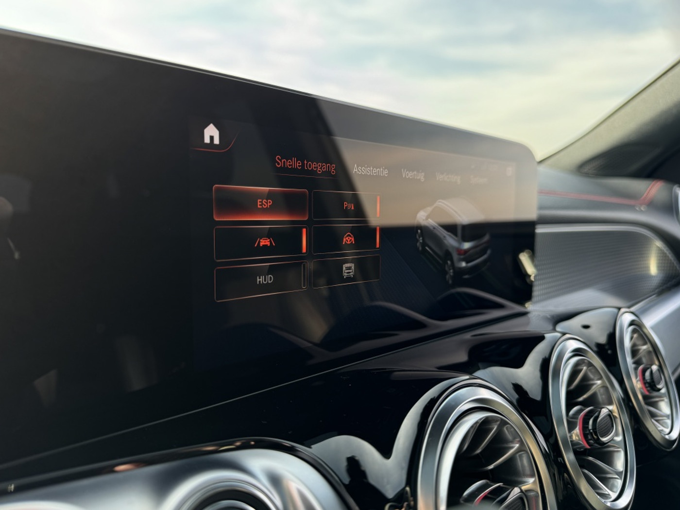 Foto van Mercedes-Benz Eqb 250