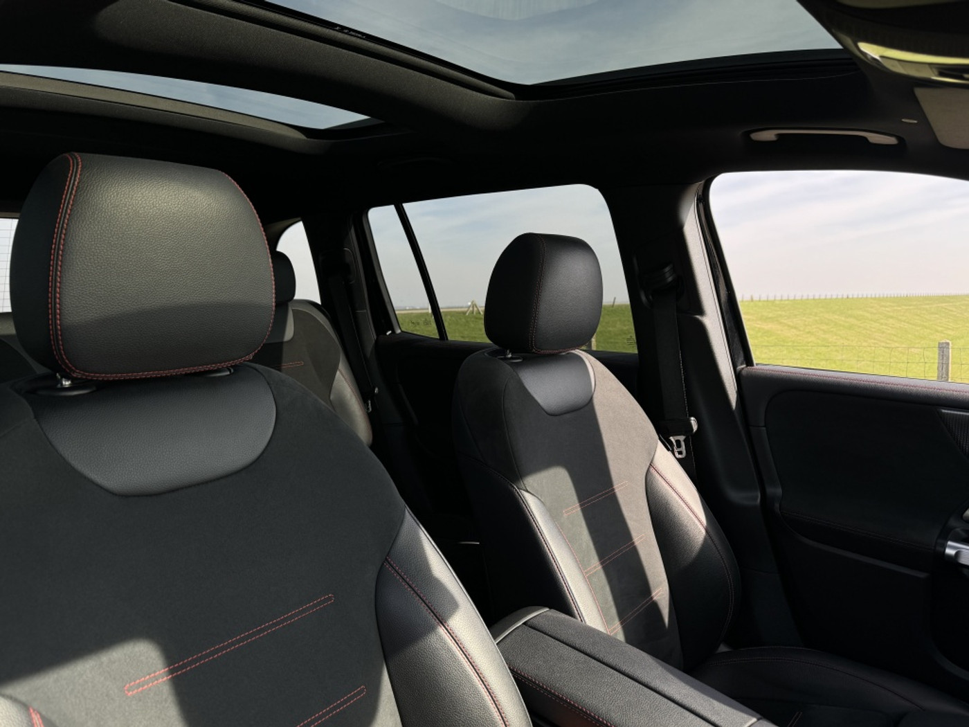 Foto van Mercedes-Benz Eqb 250