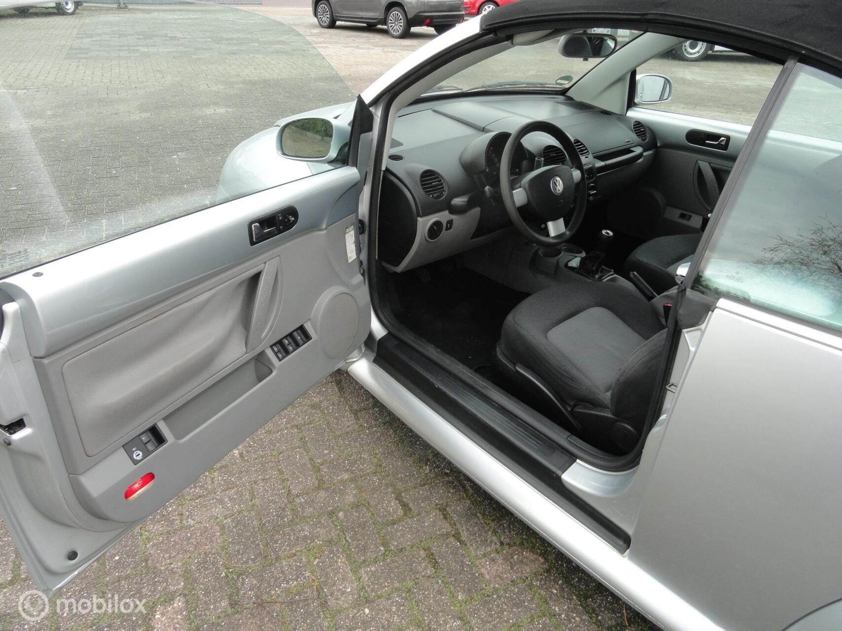 Foto van Volkswagen New Beetle Cabriolet