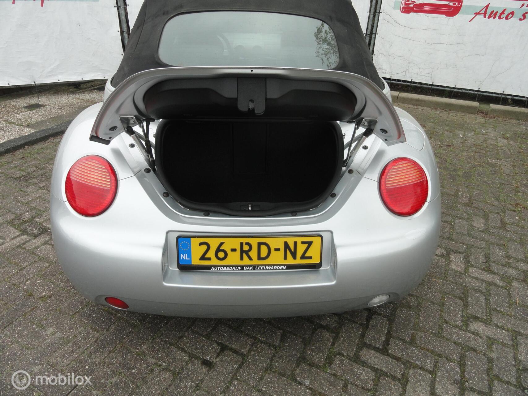 Foto van Volkswagen New Beetle Cabriolet