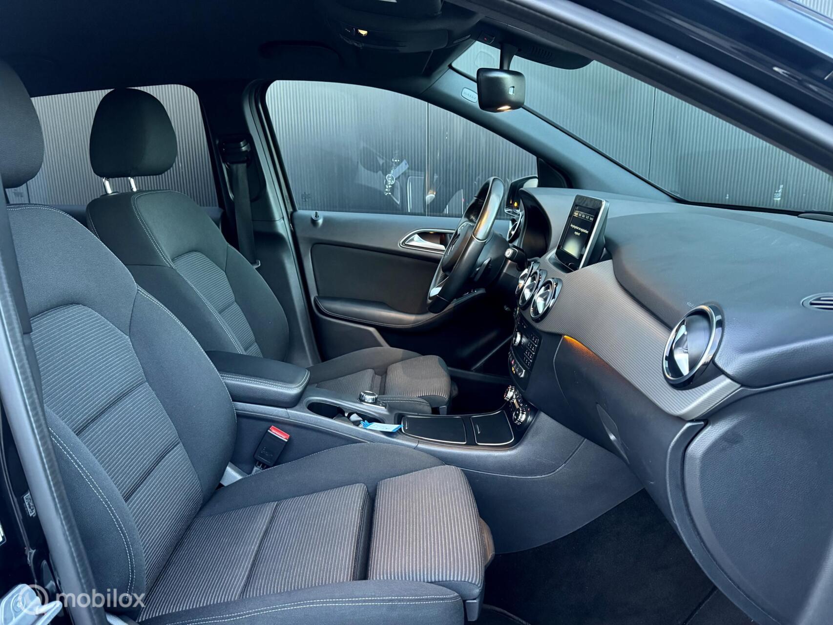 Foto van Mercedes-Benz B 250 E