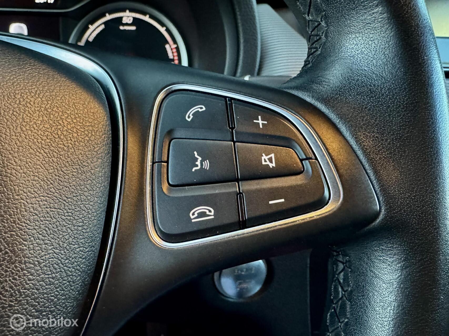 Foto van Mercedes-Benz B 250 E