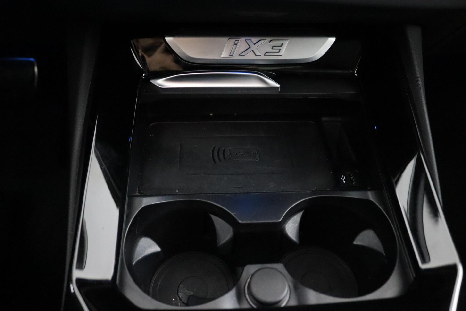 Foto van BMW Ix3