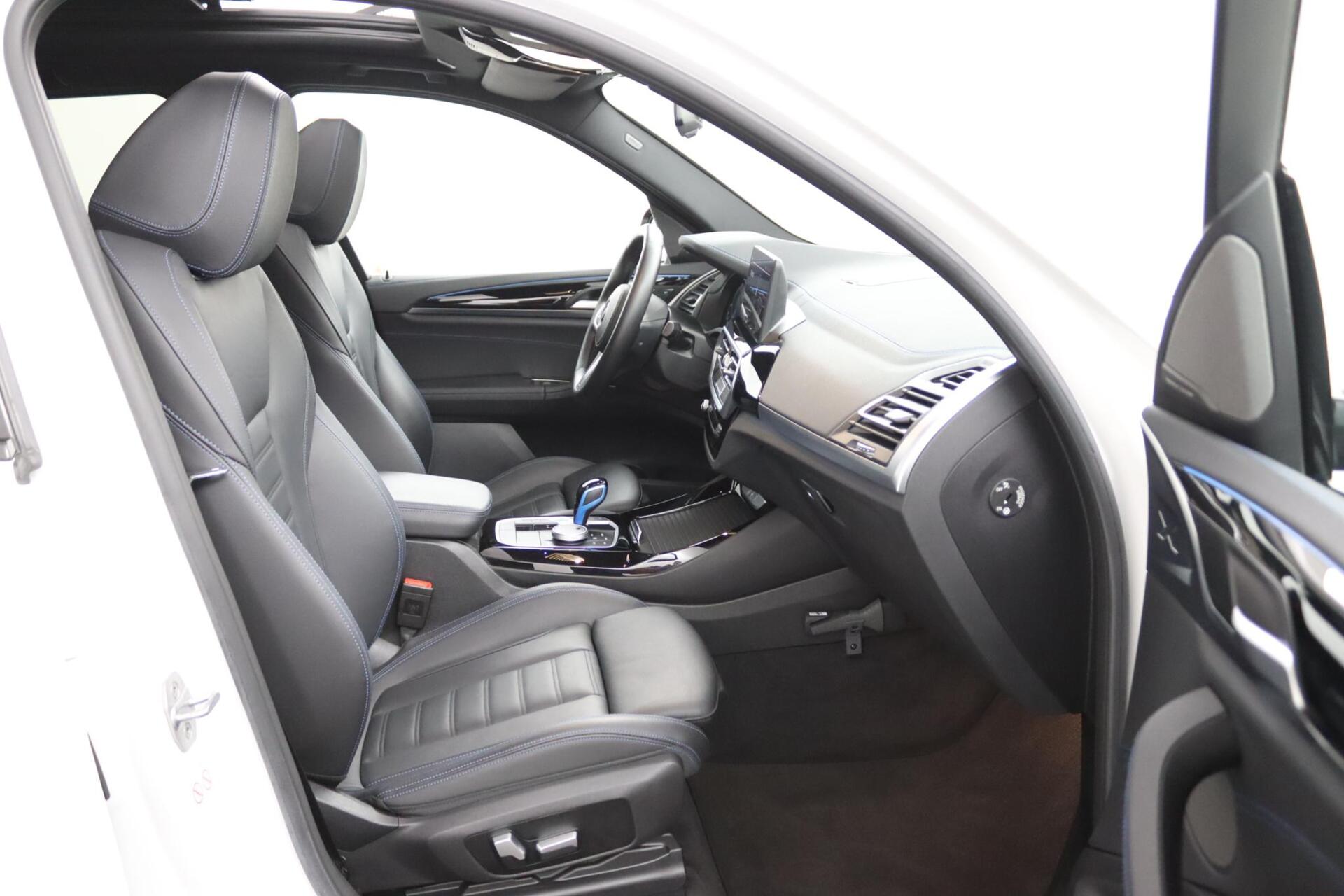 Foto van BMW Ix3