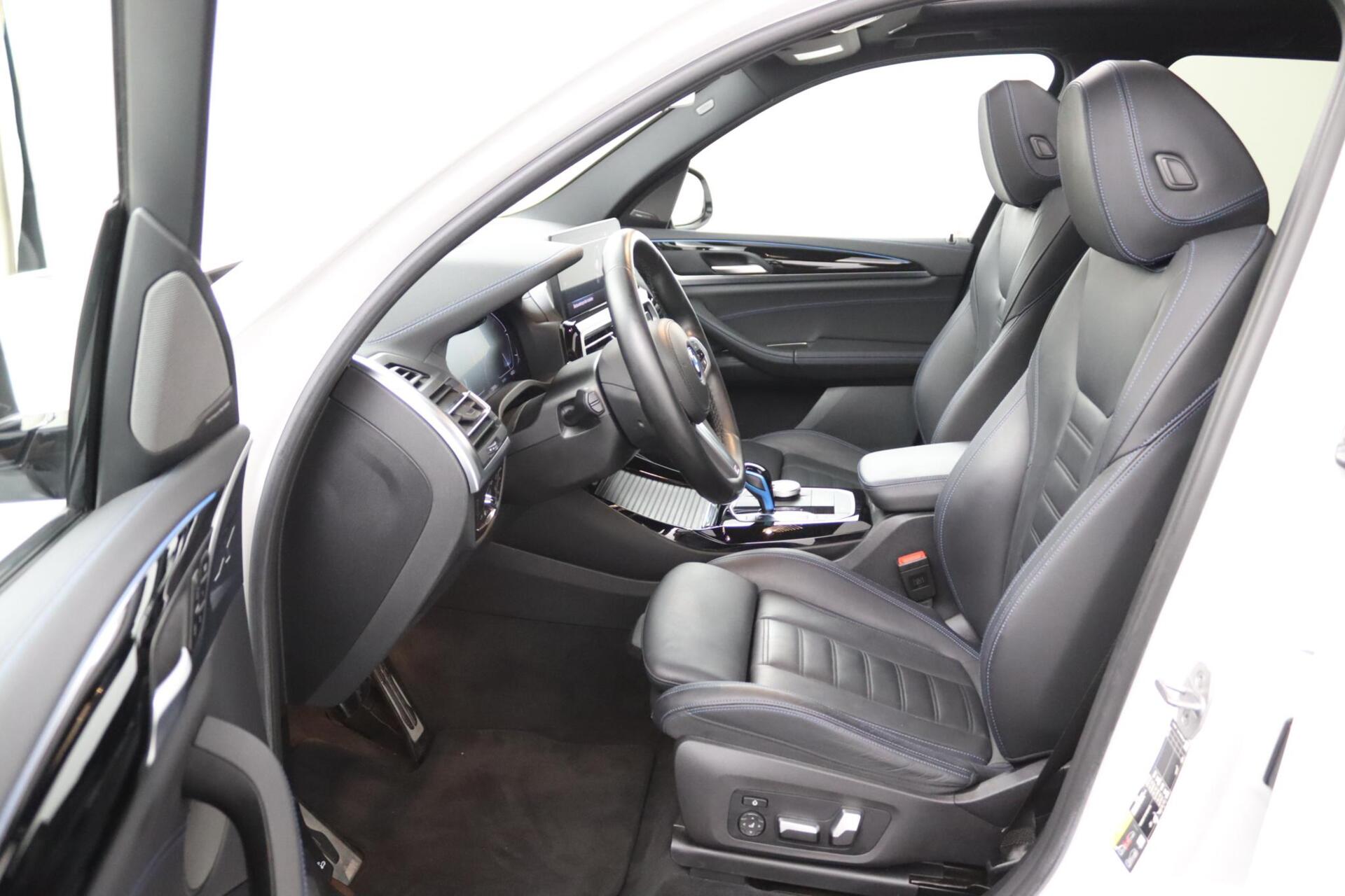 Foto van BMW Ix3