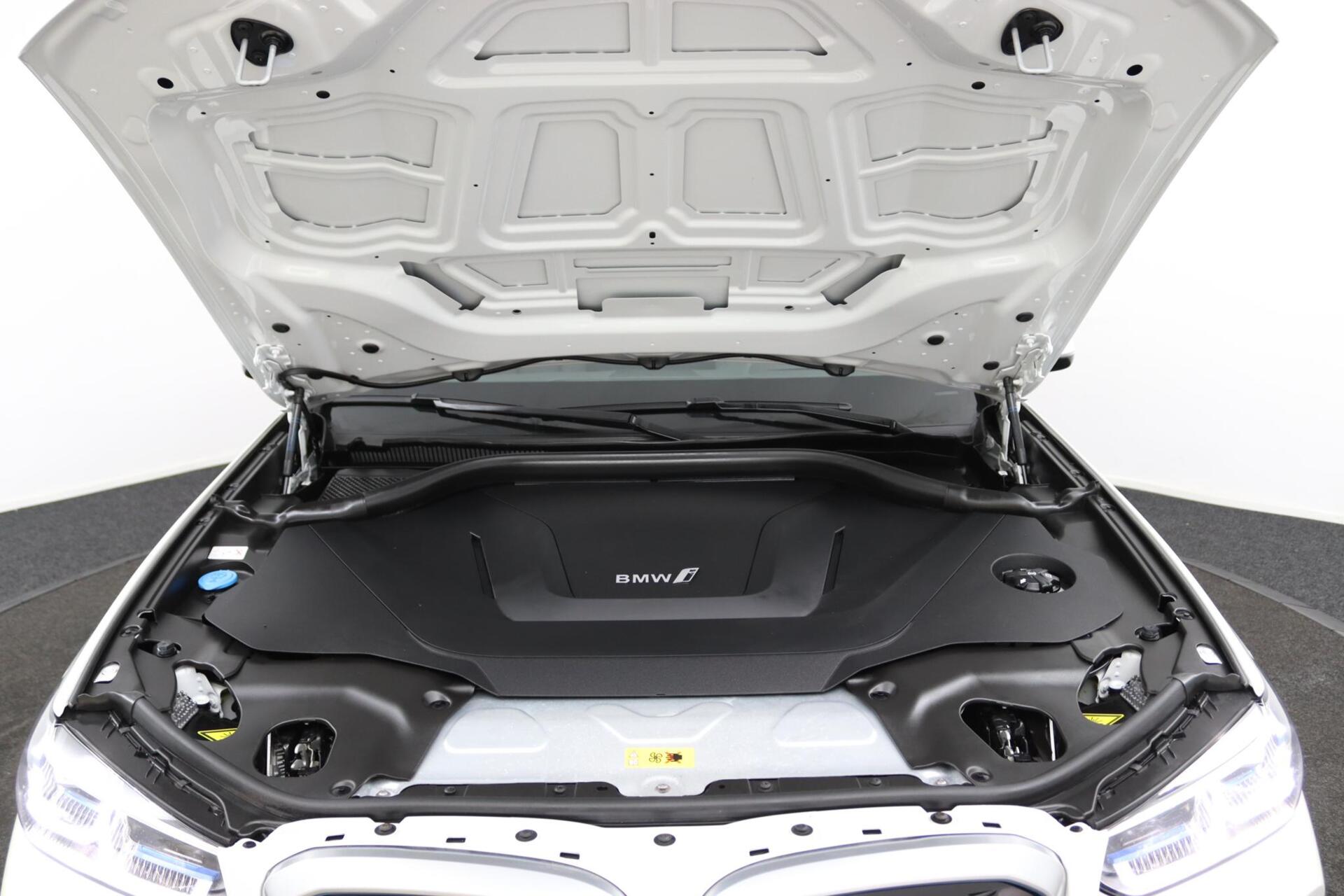 Foto van BMW Ix3