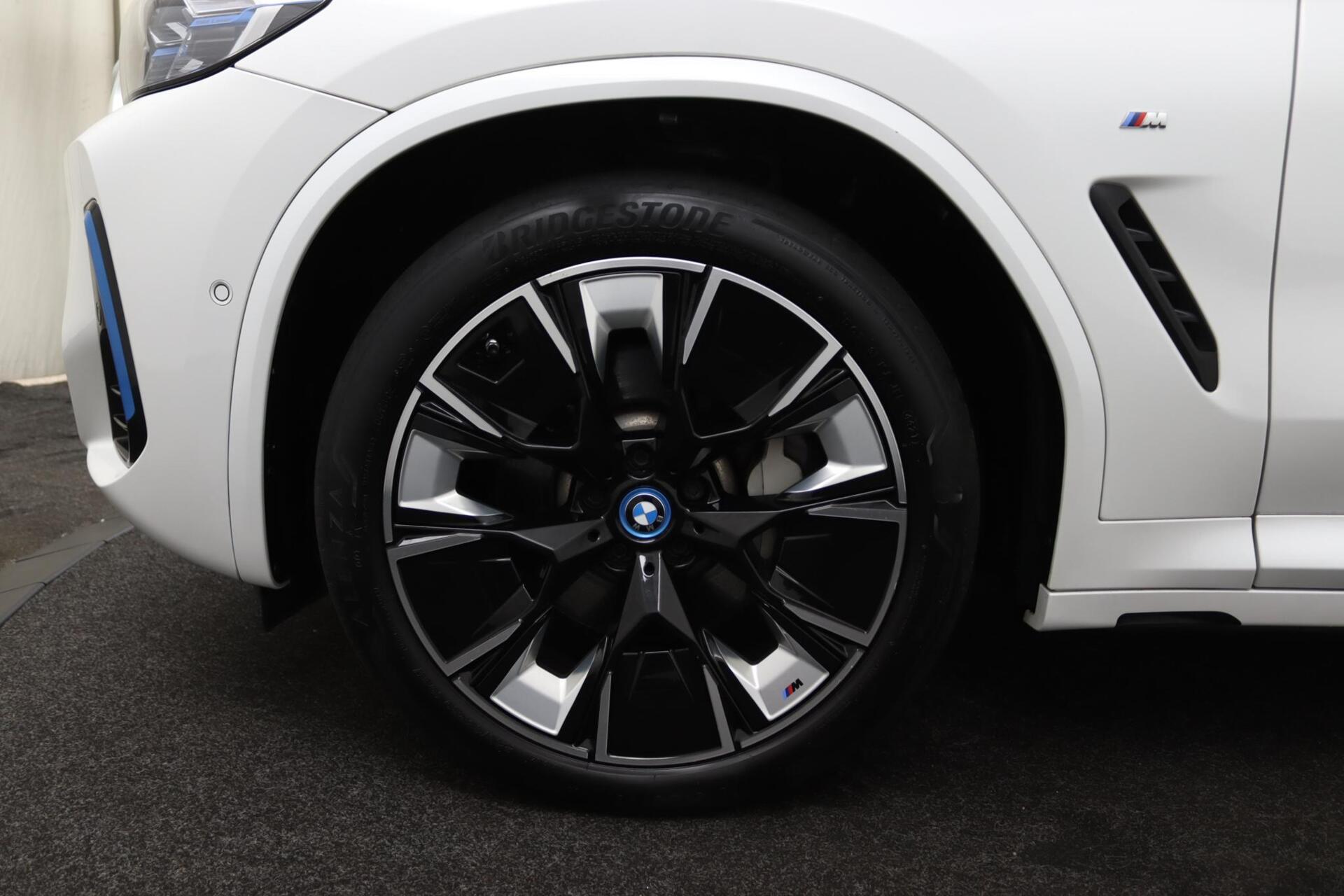 Foto van BMW Ix3