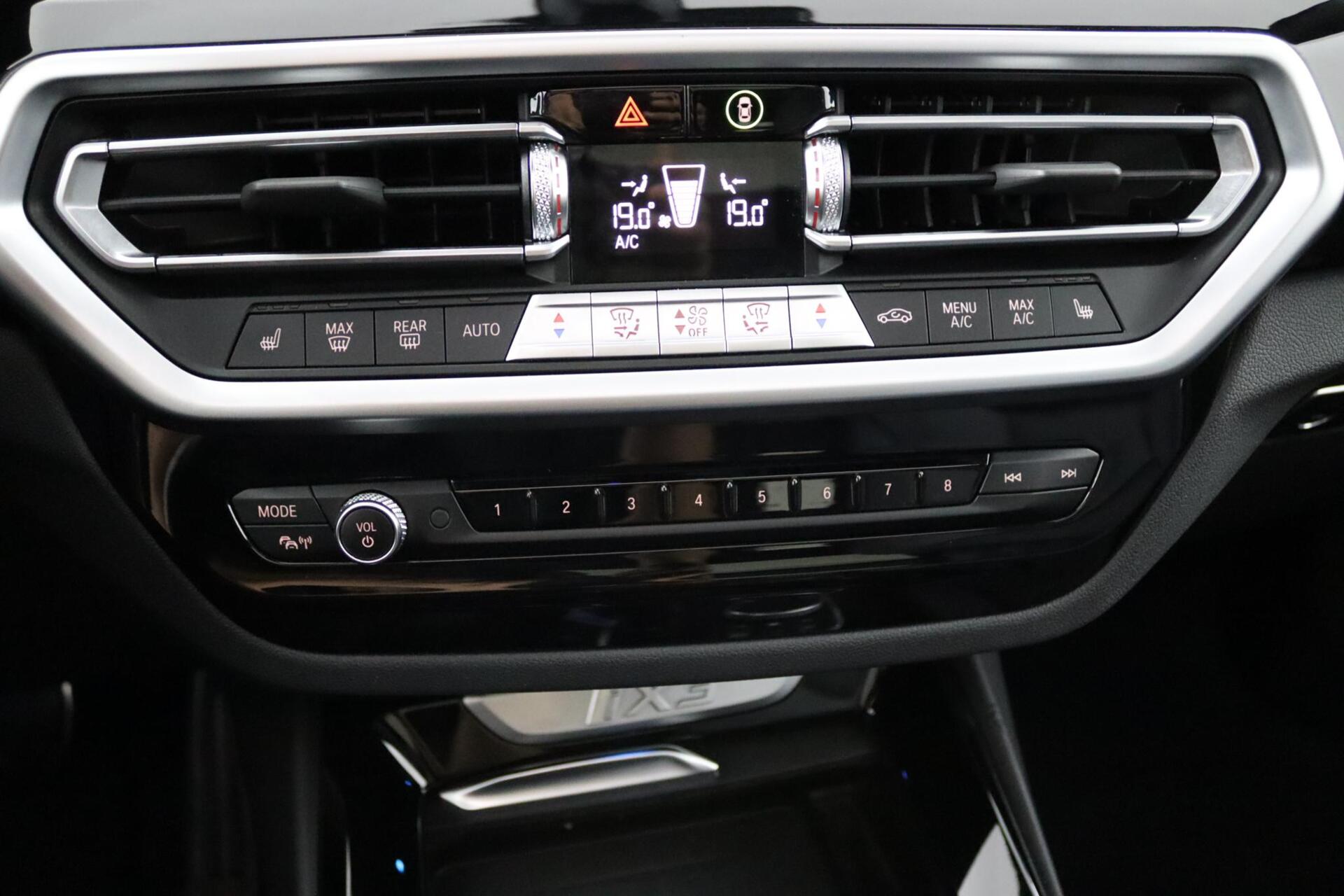 Foto van BMW Ix3