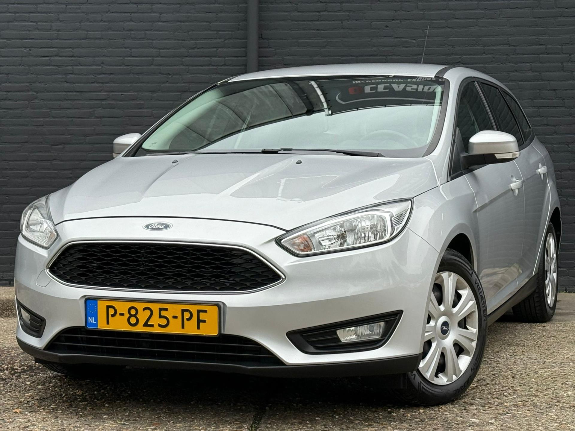 Ford Focus Wagon 1.5 Titanium Edition NAVI | AIRCO | CRUISE | TREKHAAL | STOELVER | NWE APK 2015 - voorkant