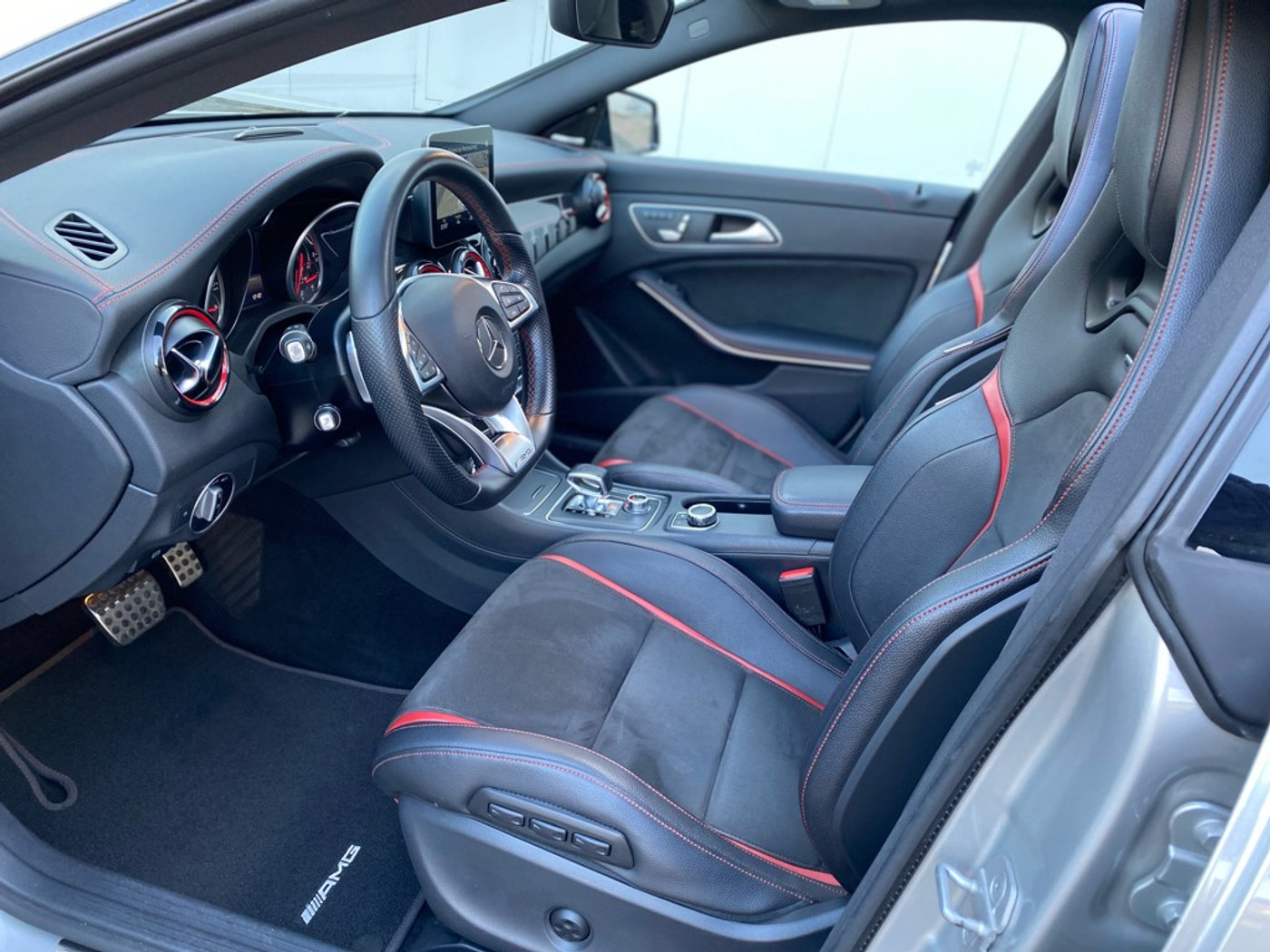 Foto van Mercedes-Benz AMG Cla 45