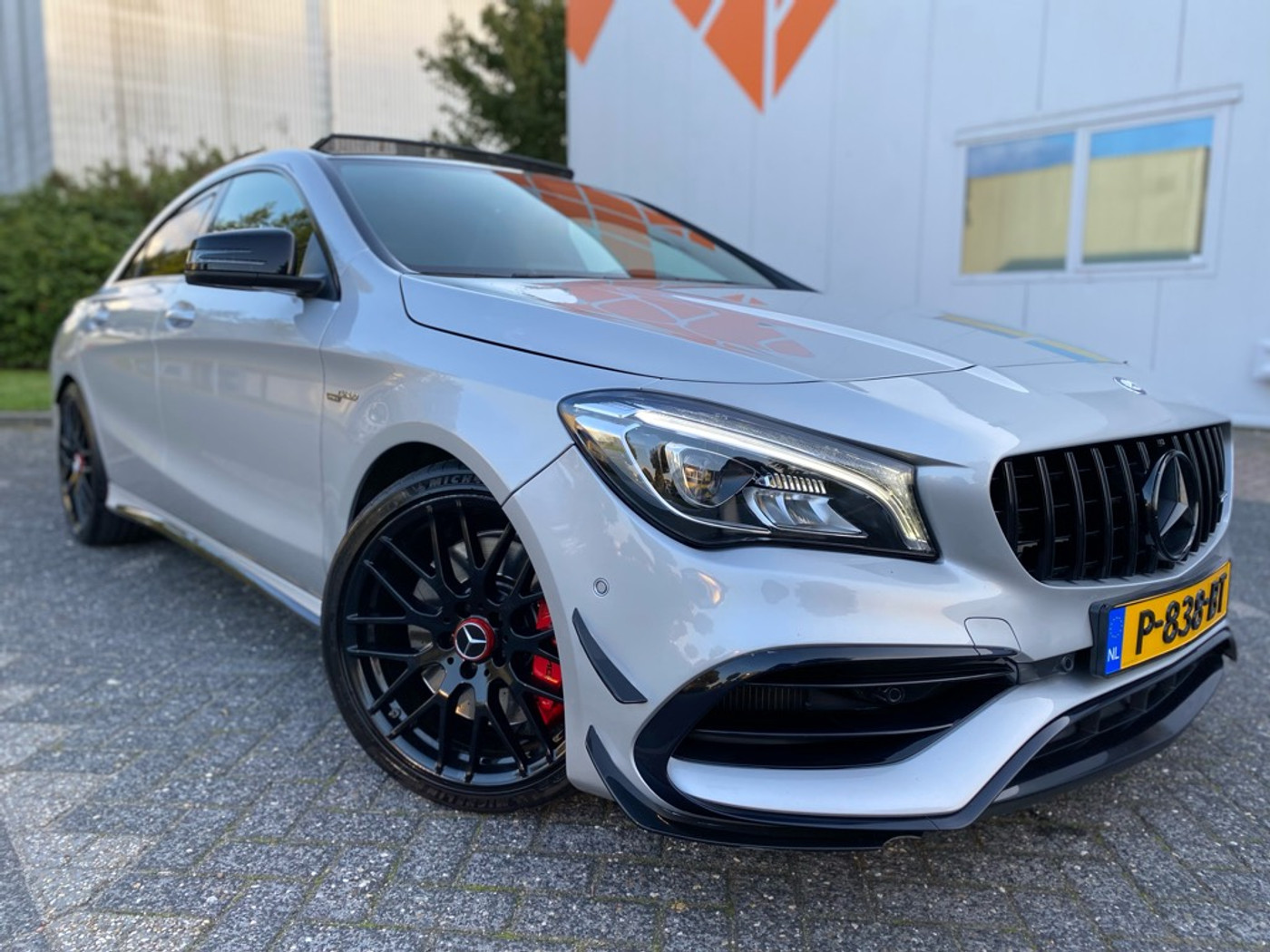 Foto van Mercedes-Benz AMG Cla 45