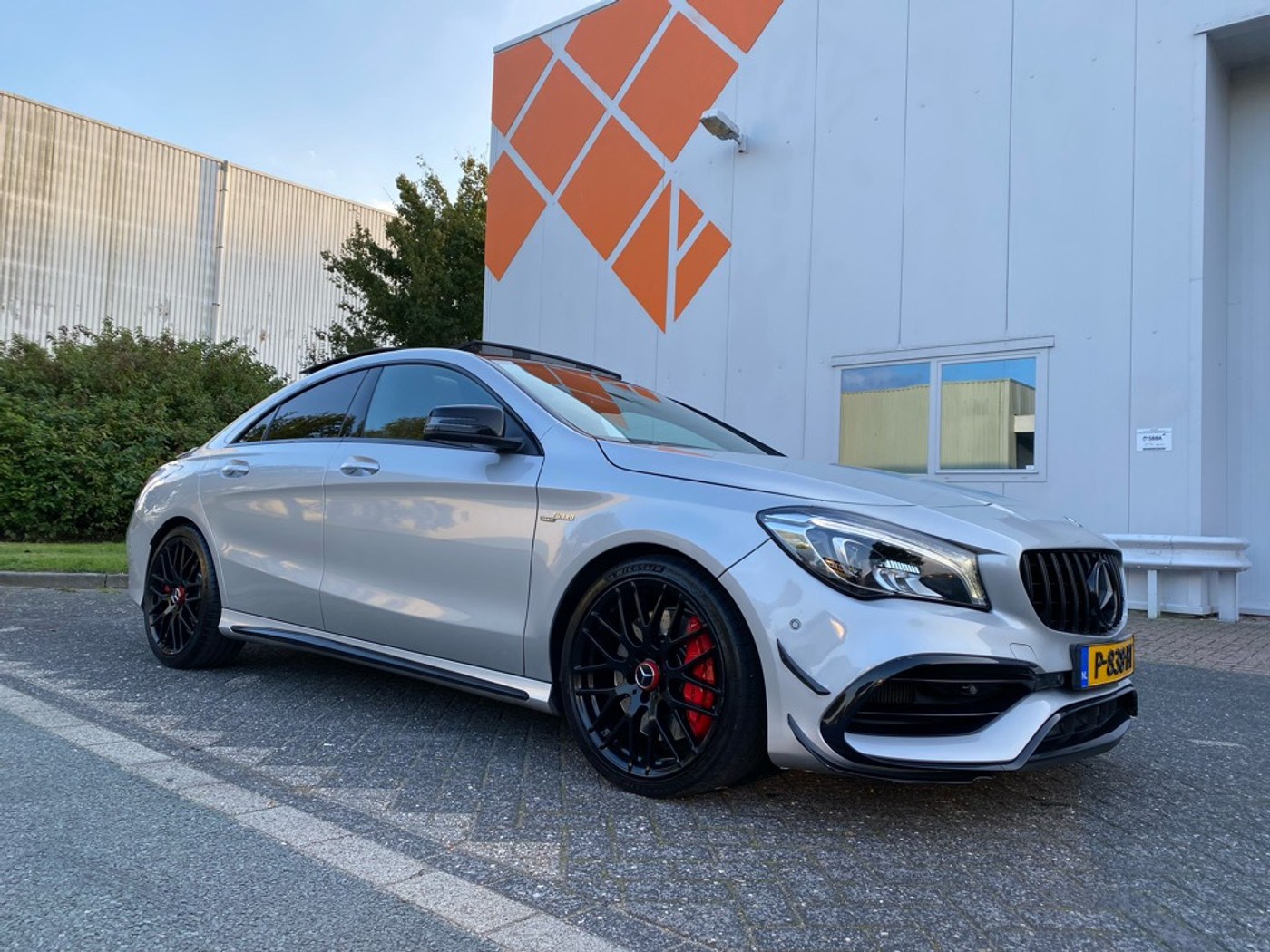 Foto van Mercedes-Benz AMG Cla 45