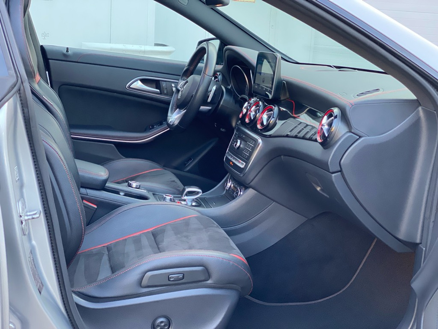 Foto van Mercedes-Benz AMG Cla 45