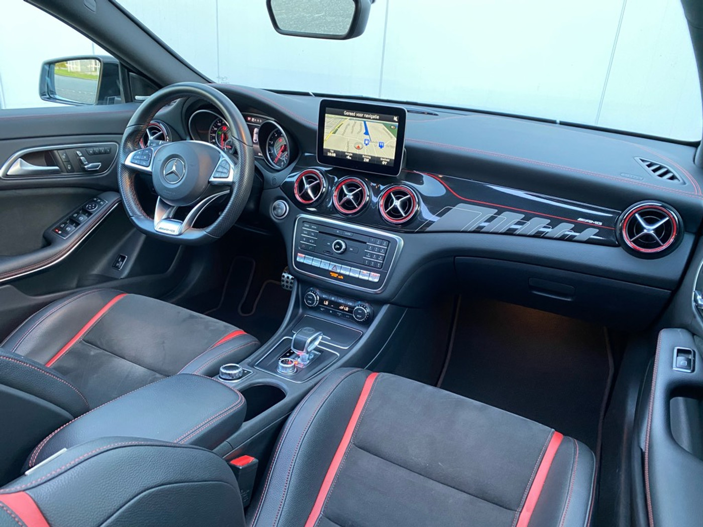 Foto van Mercedes-Benz AMG Cla 45