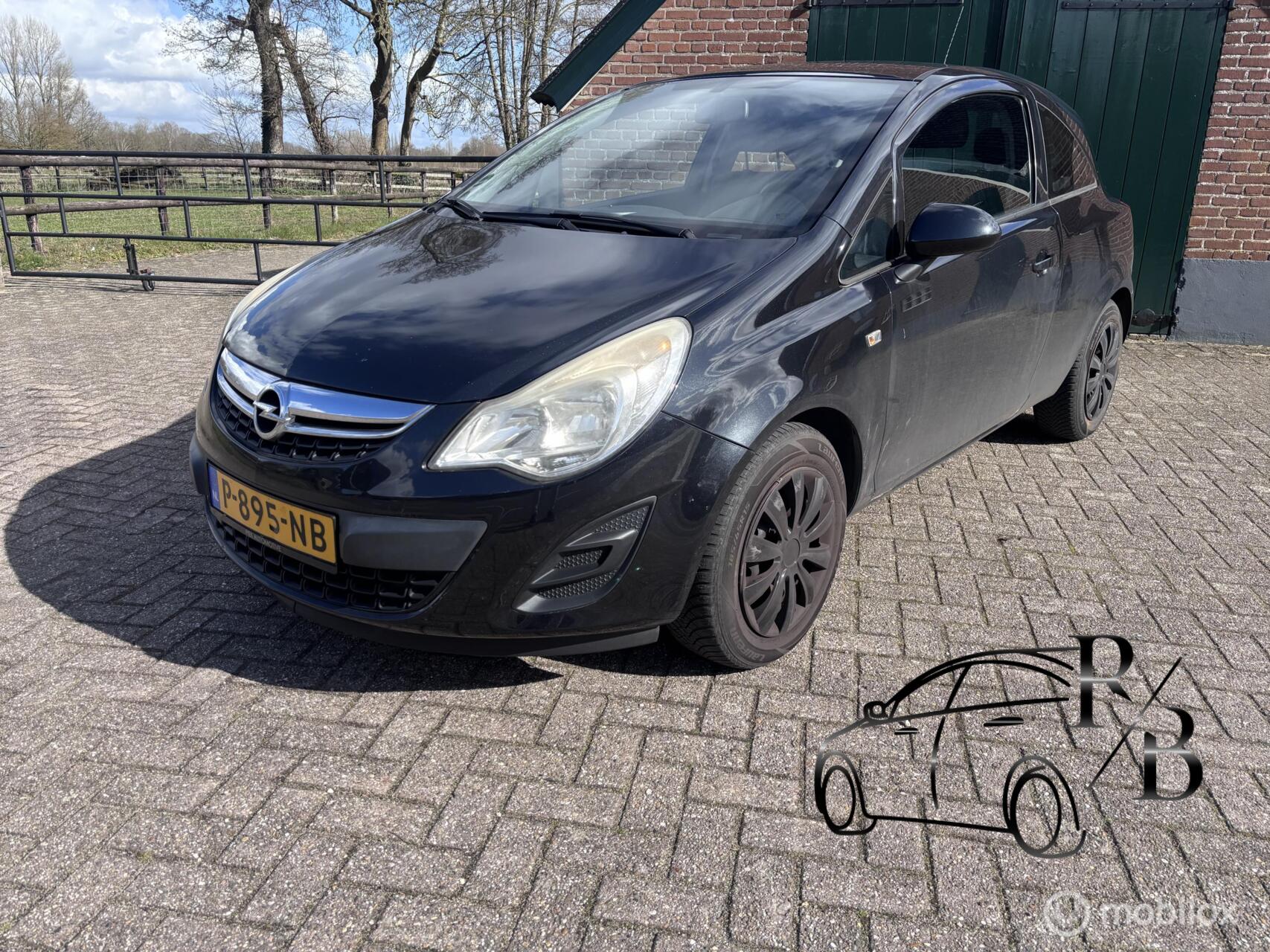 Opel Corsa 1.2 EcoFlex Selection NIEUWE APK AIRCO 2012 - voorkant