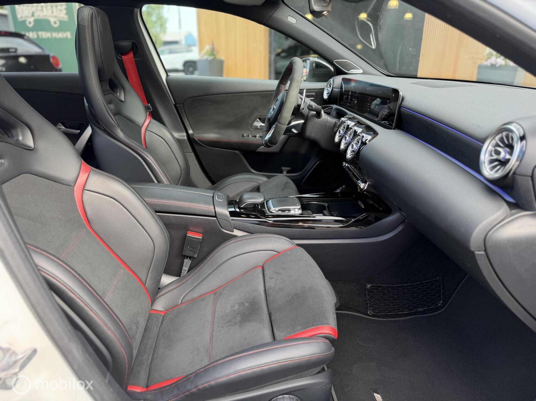 Foto van Mercedes-Benz AMG A 35