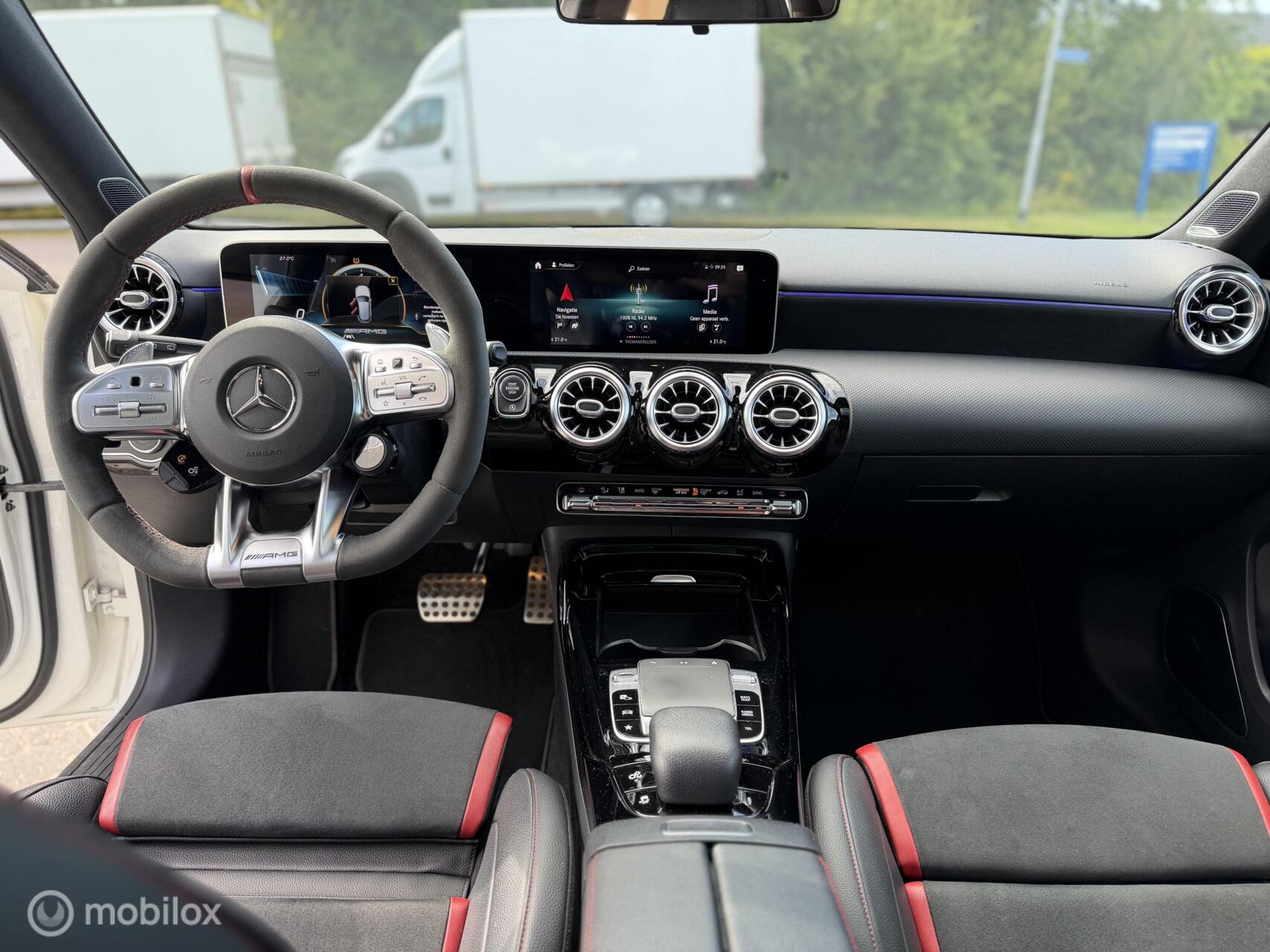 Foto van Mercedes-Benz AMG A 35