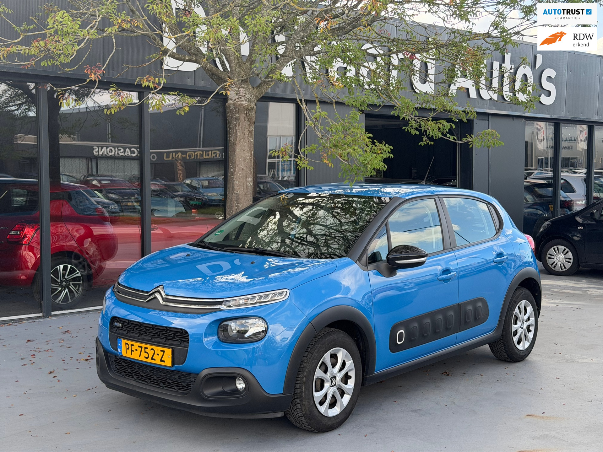 Citroen C3 1.2 PureTech Feel/ airco/cruise/Carplay/ NAP/PDC achter/9 maanden garantie 2017 - voorkant