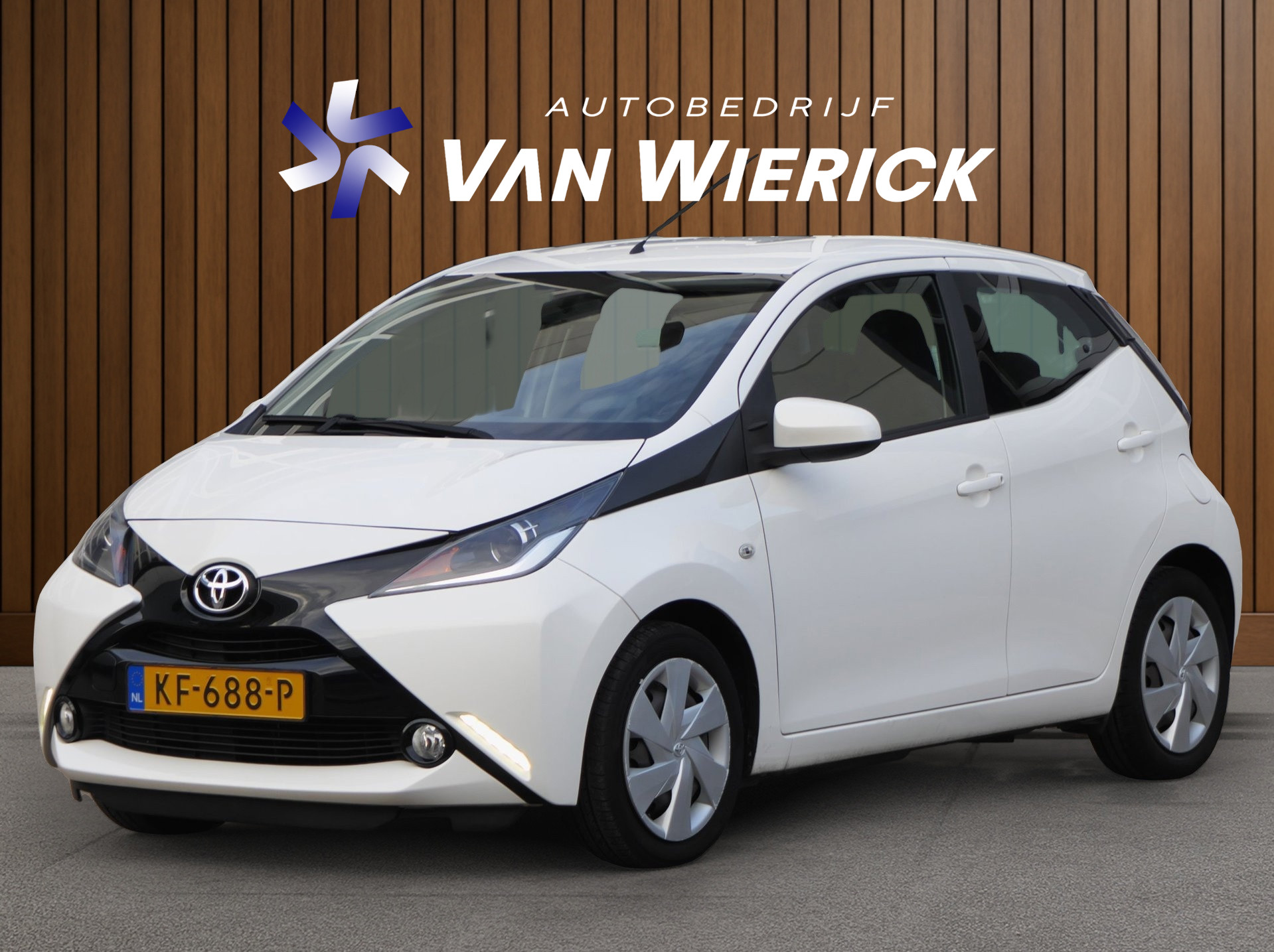Toyota Toyota Aygo 1.0 VVT-i x-play | Camera | Bluetooth | Airco | Zuinig! | Origineel NL 2016 - voorkant
