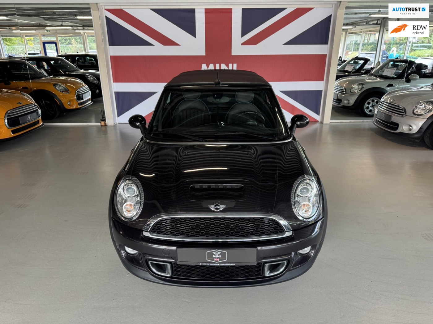 Mini Cooper S Cabrio 1.6 Cooper S Chili ( 6 MAANDEN GARANTIE ) 2012 - voorkant