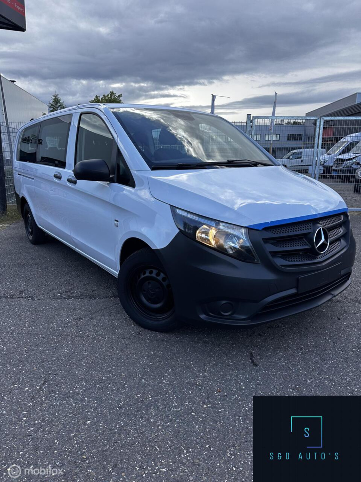 Foto van Mercedes-Benz Vito Tourer