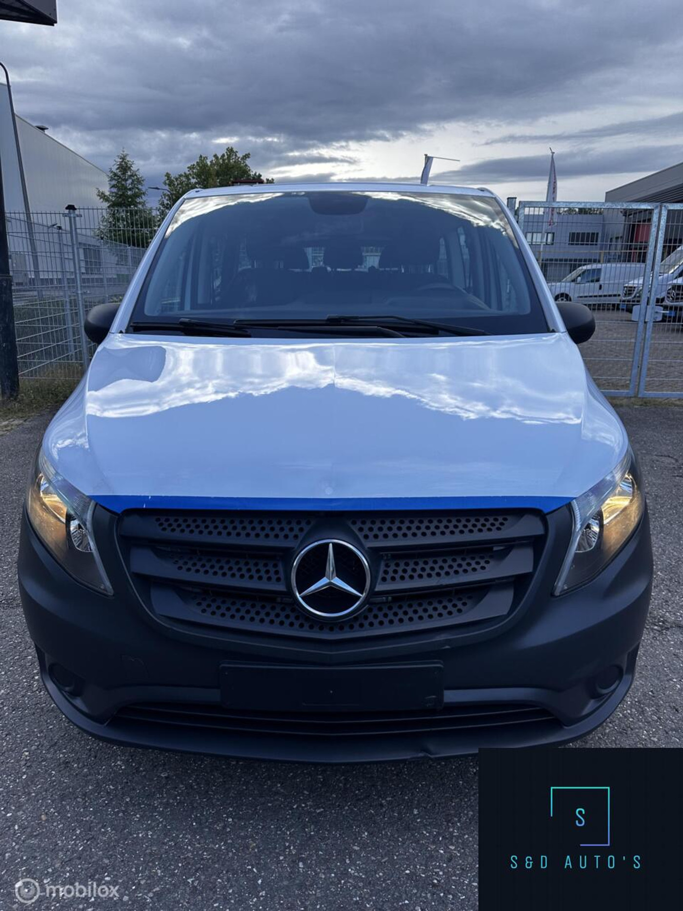 Foto van Mercedes-Benz Vito Tourer