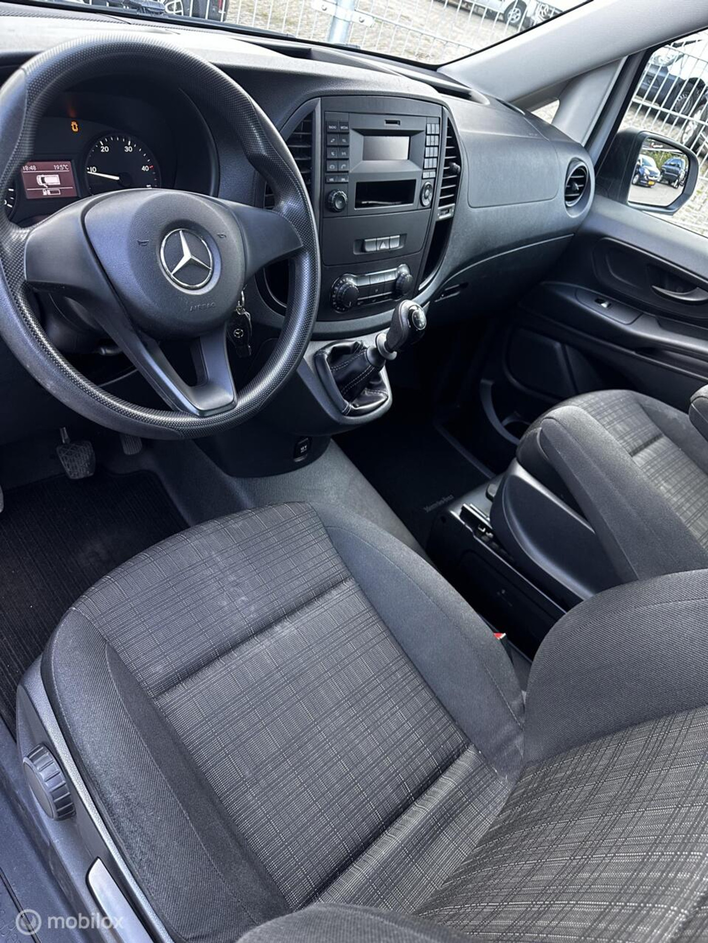 Foto van Mercedes-Benz Vito Tourer