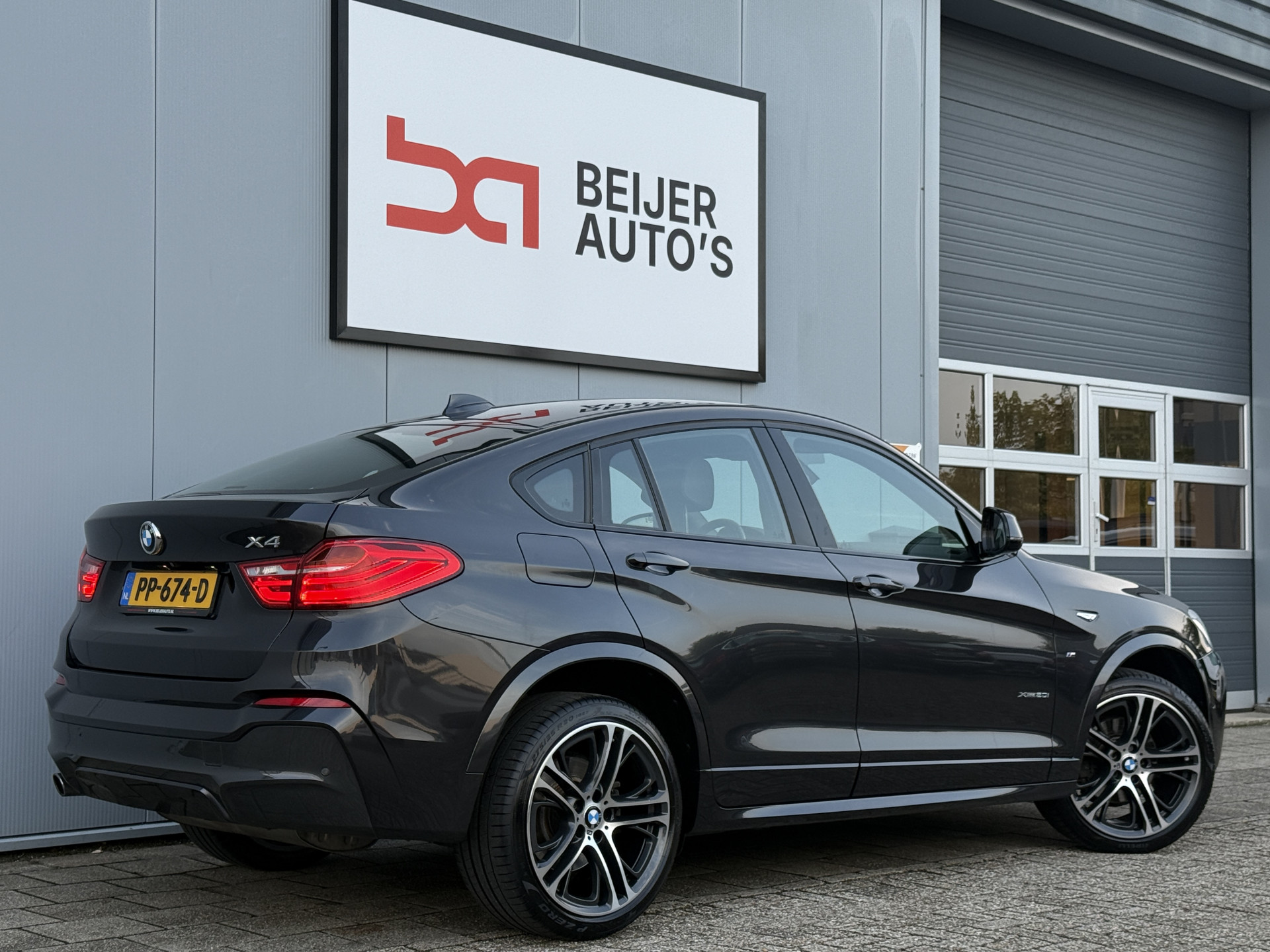 Foto van BMW X4 Xdrive20i