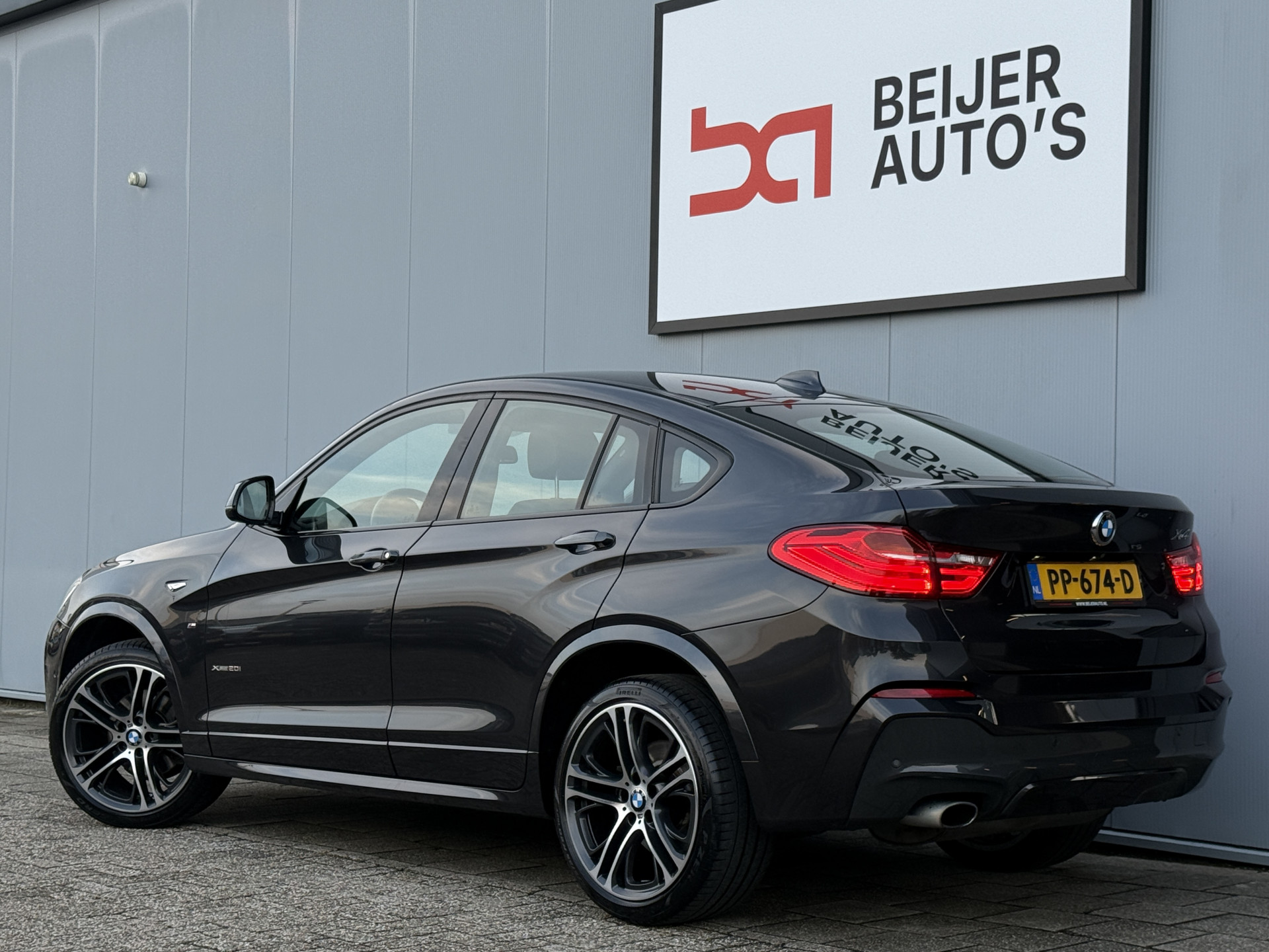 Foto van BMW X4 Xdrive20i